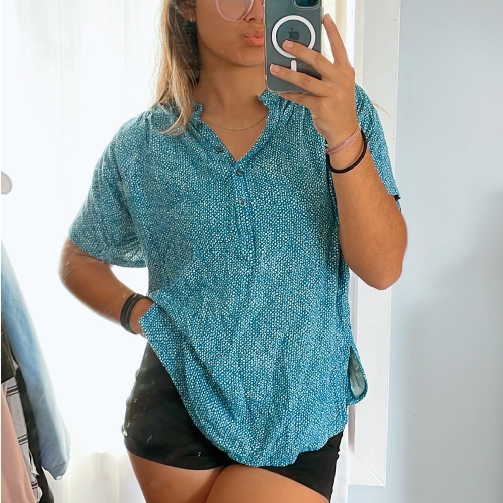 Maeve Anthropology t-shirt, size small teal pattern